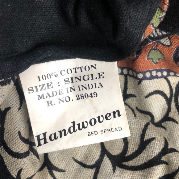 Large tapestry bed spread - Picture 3 of 3